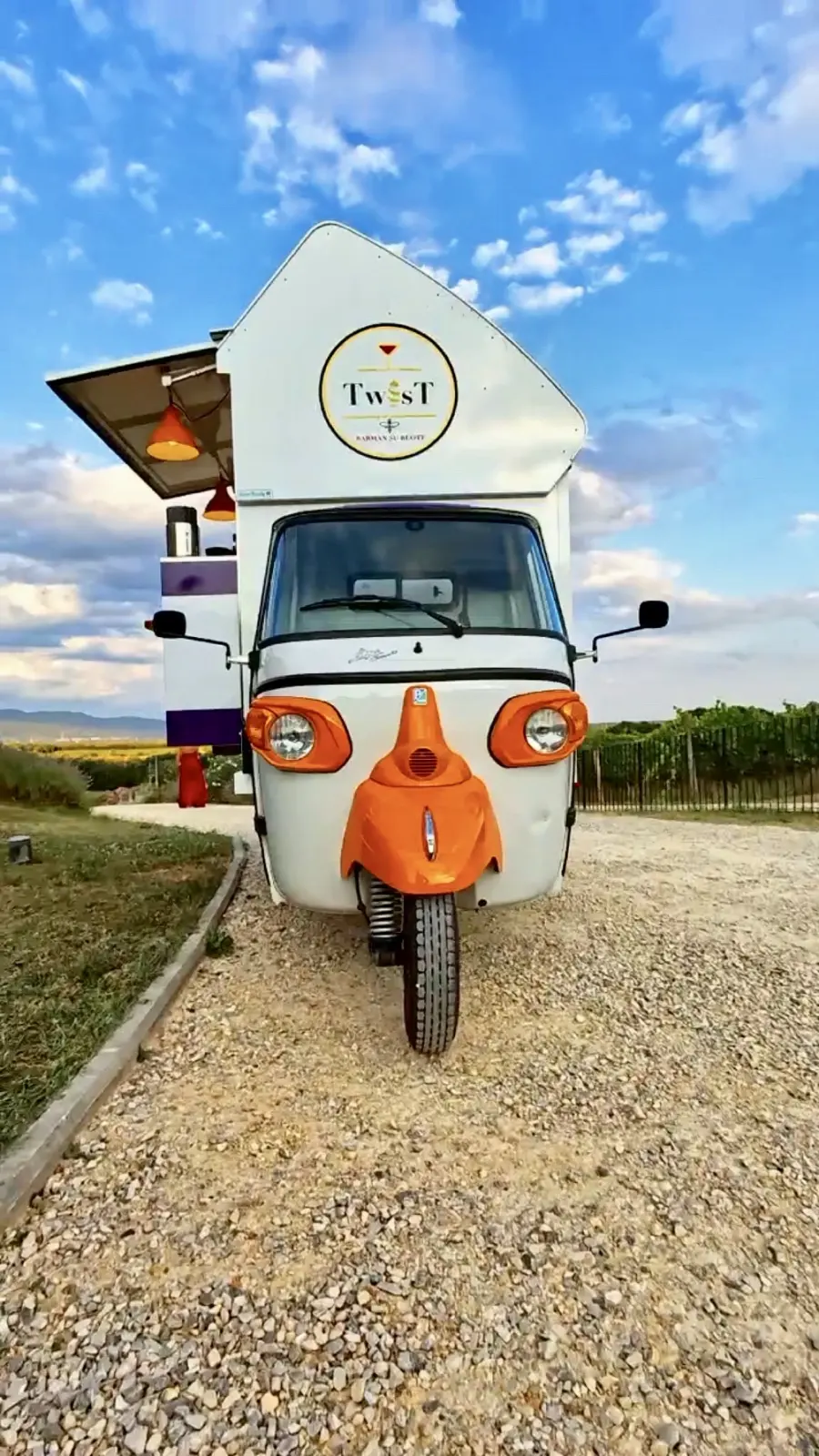 Ape Cocktail Truck Twist tra le vigne in Toscana
